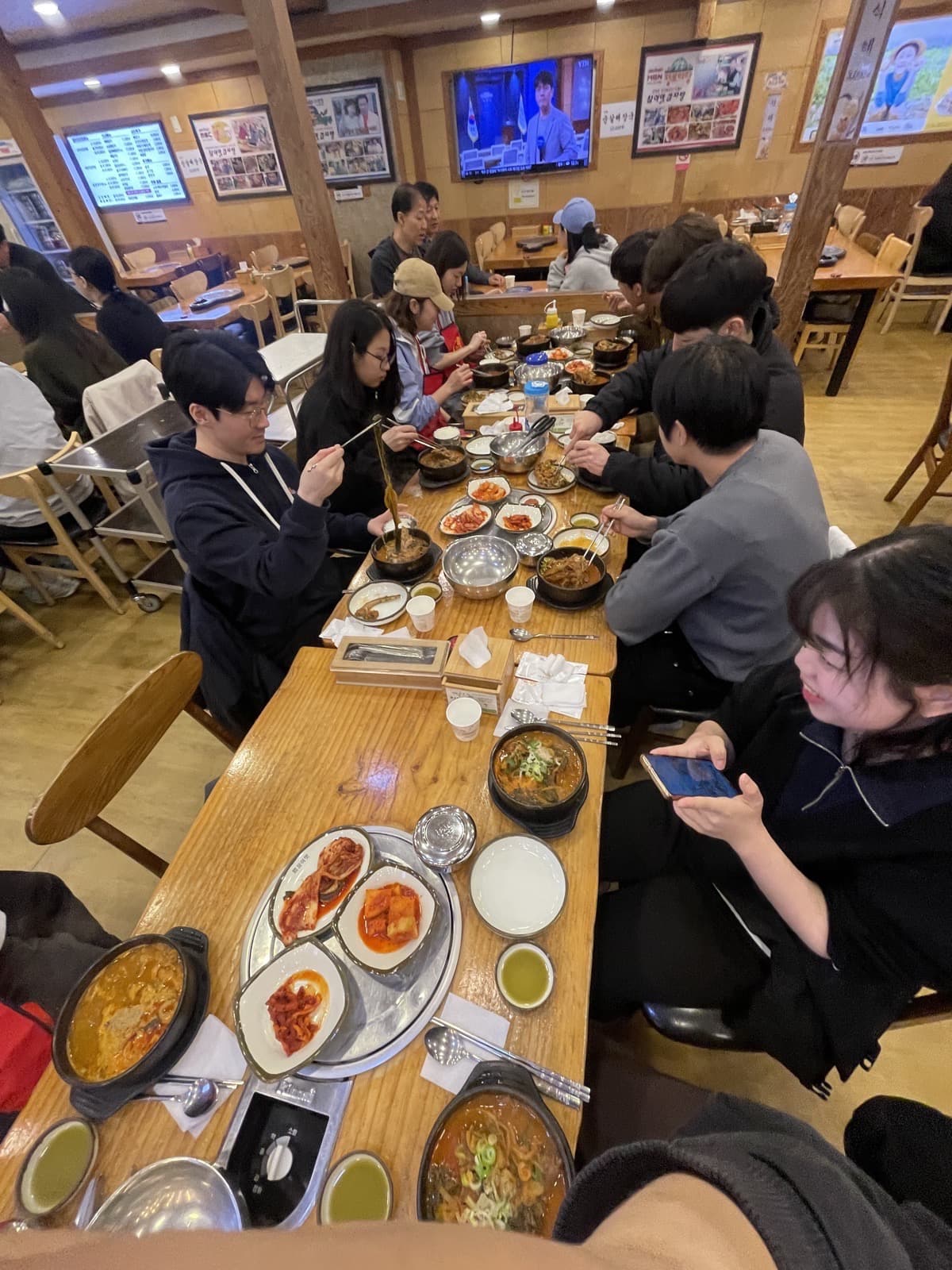 새벽기도회 후 참이맛감자탕에서 함께한 아침 식사